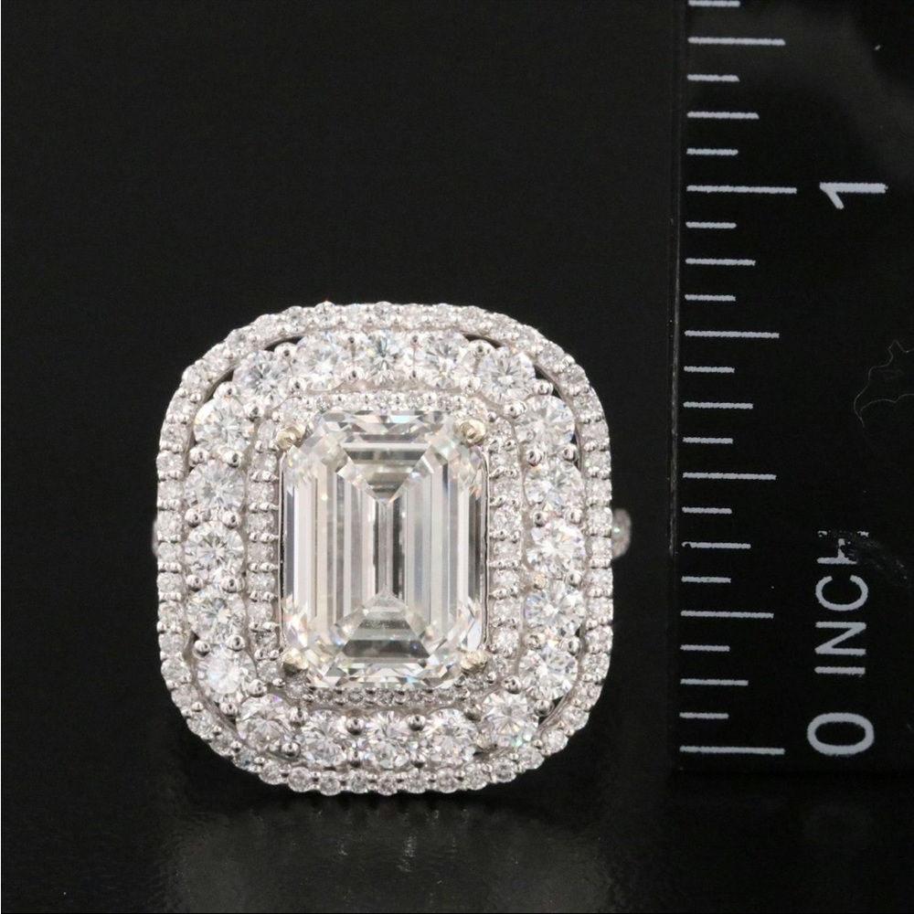 14 K gold 6.95 CTW diamond ring. STUNNING! Authentic.